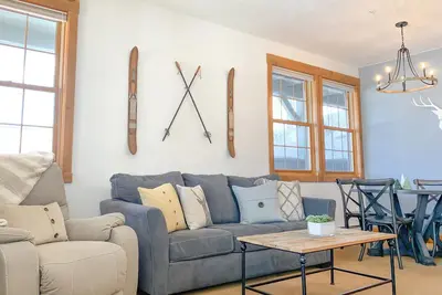 Image de Lucky Horse - Cozy 1 Br/1ba ski in/ski out condo in Granby Ranch