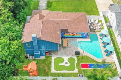 Image de Heated Pool  Fire Pit  Bbq  Mini Golf  Bowling