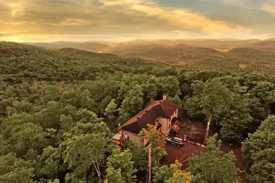 Image de Blue Hill -Piscine, spa, salle de jeux et vue sur les montagnes