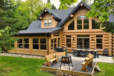 Image de Blue Bear : Spa, piscine privée et accès lac