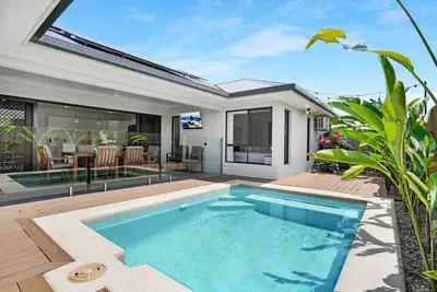 Image de Escape to Villa Catana: Spacious Home with Pool, Lush Gardens, and Close to Nature!