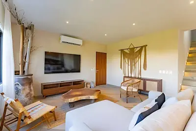 Image de Luxurious Ph 3 Br fully equipped w/pool 402 South