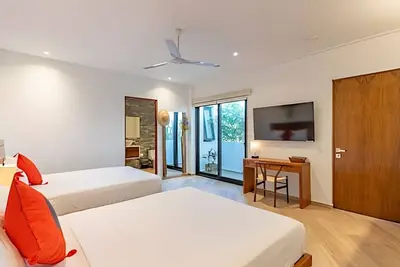 Image de Well-Equipped Lock-Off Studio 202 North - A