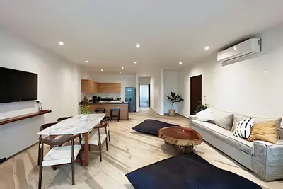 Image de Fully equipped 2 Br apartment 102 East