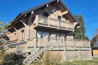 Image de **Chalet d'exception à louer à La Féclaz – 4 chambres, 10 couchages