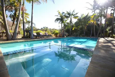 Image de The Ravenwood Estate / Country Chic Oasis / Spa-Pool / Sleeps 14