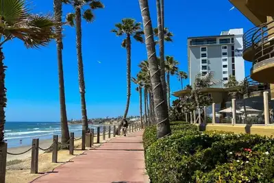 Image de Pacific Beach Cottage - 1 Block from the Ocean