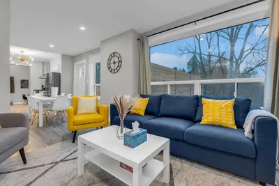 Image de Guelph - Hot Tub - Cozy 3 Bed 1 Bath Loft House