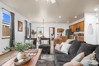 Image de 3 bedroom, 2 bath with fire pit and game room