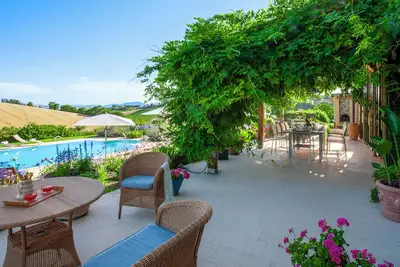 Image de Casa Sant' Elia a villa in the heart of the Marche Region a few miles from the sea
