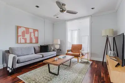 Image de Cool West Village 2br, Furnished, W/D & A/C, by Blueground