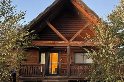 Image de Charming 3-bedroom cabin in Warrens with WiFi. Close to Atv access point.