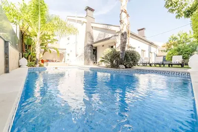 Image de Villa Geranios - Pet-friendly holiday home for 12, with pool and jacuzzi