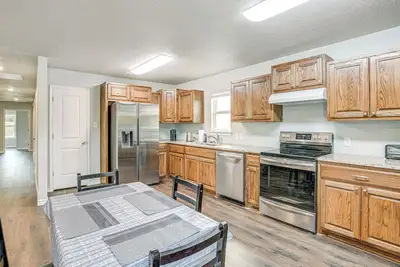 Image de 2 Mi to Dtwn: Centrally Located Abilene Home!