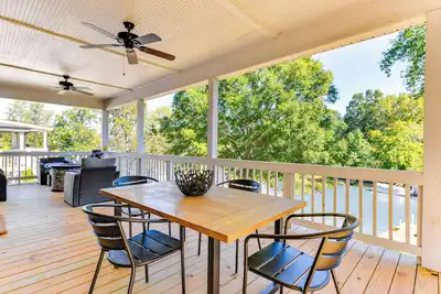 Image de Waterfront Lake Hickory Retreat w/ Private Dock!