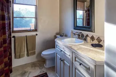 Image de Charming 2-bedroom bungalow with WiFi, Ac in beautiful Española