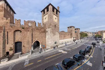 Image de [5 min from Arena | with view] - Castelvecchio 11