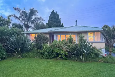 Image de Great location! 5 min walk to supermarket and bus stops. 15 min drive to town!