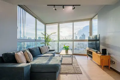 w* | Thrilling 2br with Perfect City View