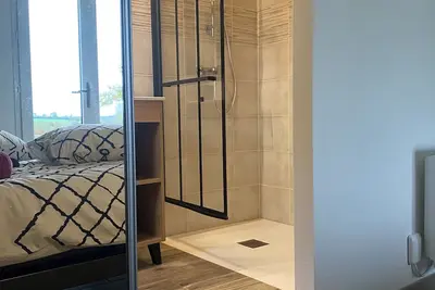 Image de Gîte calme et sans voisins avec jacuzzi