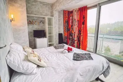 Image de Africa gare, vue panoramique sur Epinal, château.