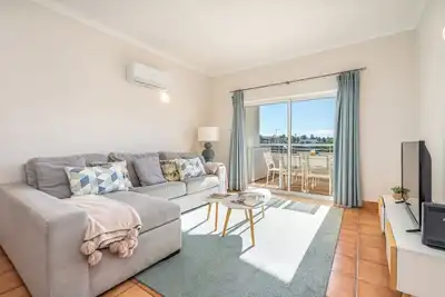 Image de Bright and Stylish Lagos Flat with Pool