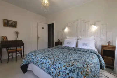 Maison de campagne paisible avec terrasse et animaux admis