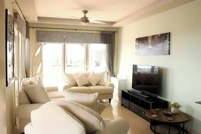 Image de Irini - Superior Three-Bedroom Luxury Apartment, Just 13 Minute's from Paphos