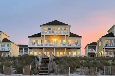 Image de Ocean Echos – Luxury Oceanfront Vacation Rental in North Topsail Beach