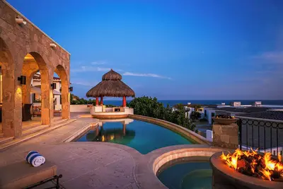 Image de 6br Luxury Villa with Beach Club Access.