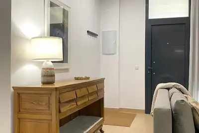 Image de Stylish & Spacious 60 m² Flat in Madrid Río. Seasonal Rental
