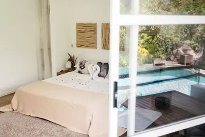 Image de Family Duplex with Fresh Tropical Garden