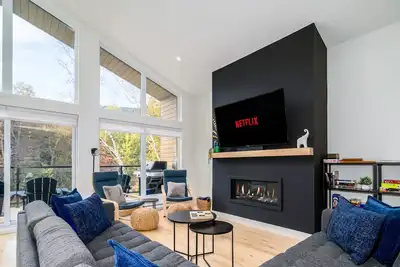 Image de L'Onde | Spa & Bbq 4-Saisons | Ski Mont St-Anne | Foyer | Condo Alpin | Golf |