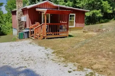 Image de Hikers and waterfall chaser friendly cabin