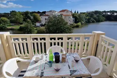 Image de \"Au Bord Du Lac\" Appartement 4 personnes, vue lac, accès parc aquatique gratuit
