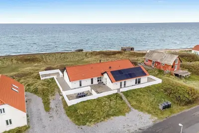 Image de Pool and activity house with a 180-degree view of the North Sea, located at.