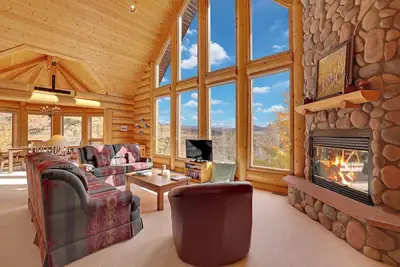 Image de Rustic Mountain Escape with Panoramic Views