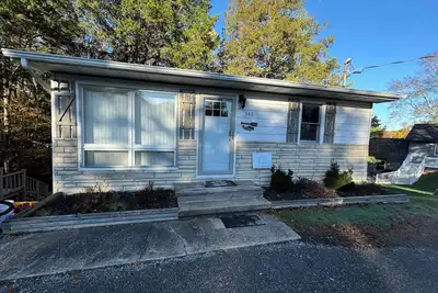 Image de Charming 2-bedroom Lake House in Marion with WiFi and Ac