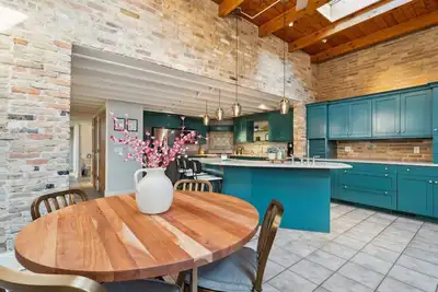 Image de Main Street Belle, Comfort, Convenience & Downtown Views! - 3br/3. 5ba