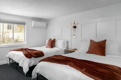 Lincoln Boutique Motel-  Lower Room #5