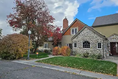 Image de Spacious 5 Bedroom, family-friendly home on Stunning Golf Course In Butte, Mt