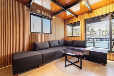 RedSeaSuite Duplex Suite + Attached Car