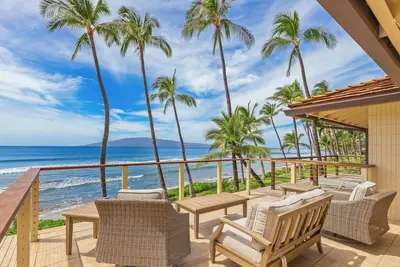 Image de Puamana 254-2 Remodeled Direct OceanFront 3Bedroom Condo in Historic Lahaina