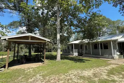 Image de Charming 2-bedroom house with WiFi, Ac in cool Livingston
