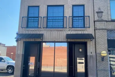 Image de Charming Vintage 2-bedroom flat in wonderful downtown Warren with Wi-Fi, Ac,