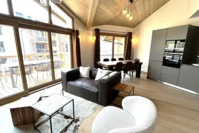 Image de Pied des pistes de ski, 3ème étage, piscine, balcon, télévision, casier à ski, 83m², Alpe d'Huez