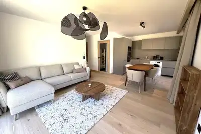 Image de Pied des pistes de ski, 3ème étage, piscine, balcon, parking, télévision, casier à ski, 64m²