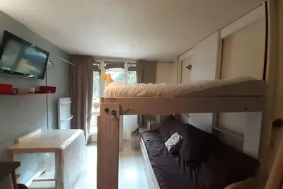 Image de À 20m des remontées, 3ème étage, vue montagne, balcon, télévision, casier à ski, 20m², Valfréjus