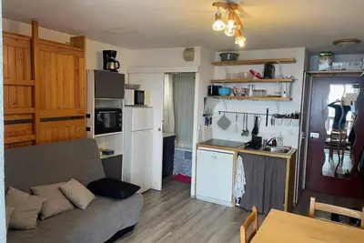 Image de À 100m des pistes de ski, 4ème étage, balcon, télévision, casier à ski, 24m², Chamrousse