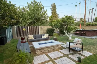 Image de Beautifully restored charming Mcm home in the heart of Tempe.